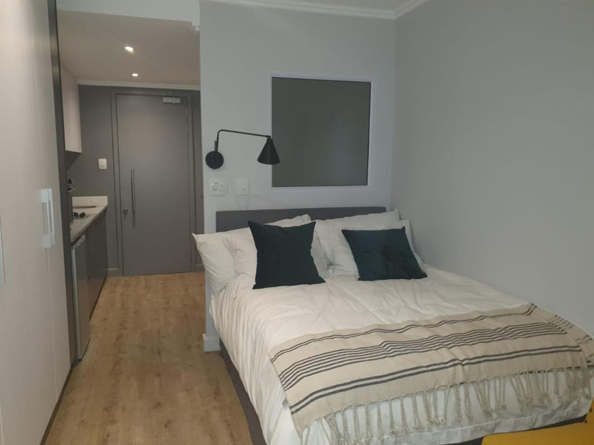 1-on-albert * Cape Town