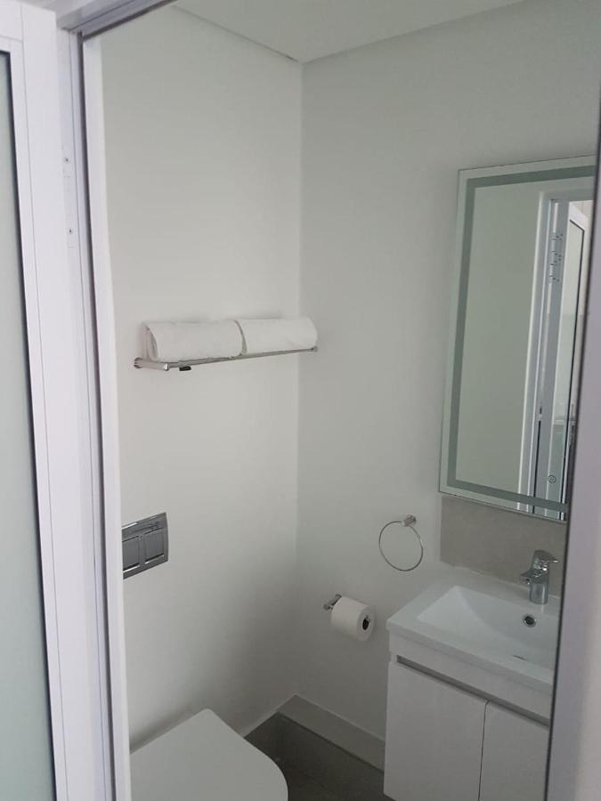 1-on-albert Apartment *